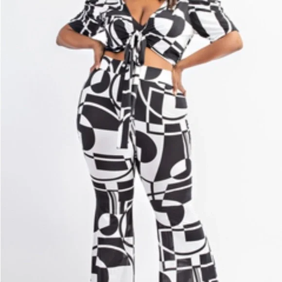 Women’s Clothing - Picture 15 of 16